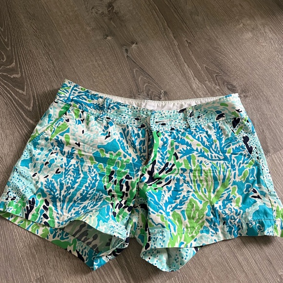 Lilly Pulitzer Colorful Summer shorts - Picture 1 of 2